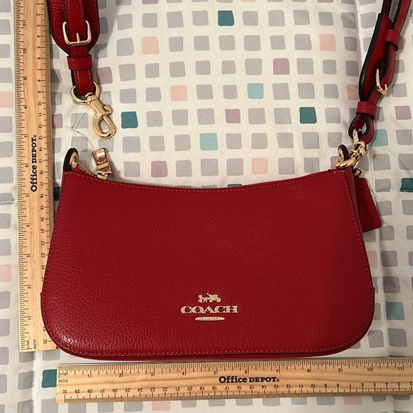 Coach Jes Baguette Crossbody Pebble Leather (Gold/1941 Red).  New with Tag - Picture 5 of 9